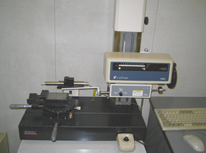 Surface roughness / Contour measuring equipment